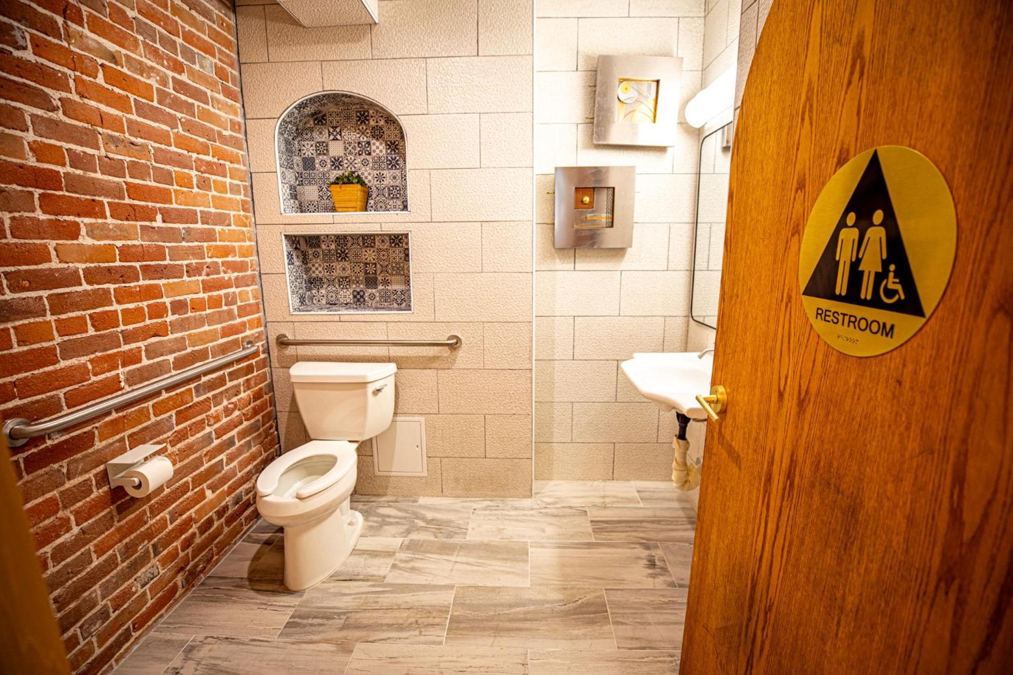 Social Stays - Santa Barbara'S First Hostel On State Street Eksteriør bilde