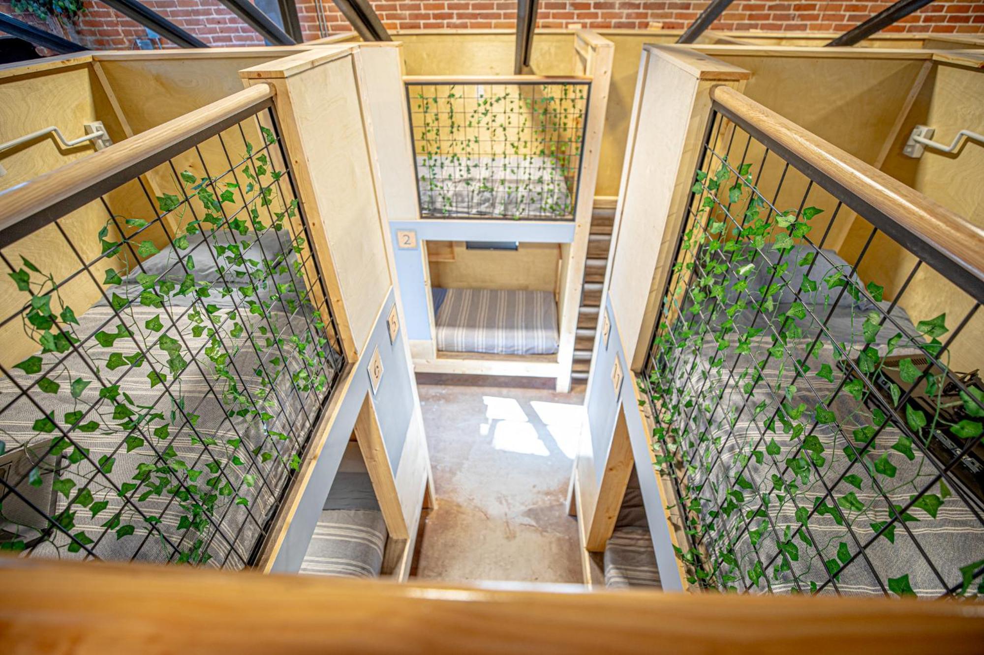 Social Stays - Santa Barbara'S First Hostel On State Street Eksteriør bilde