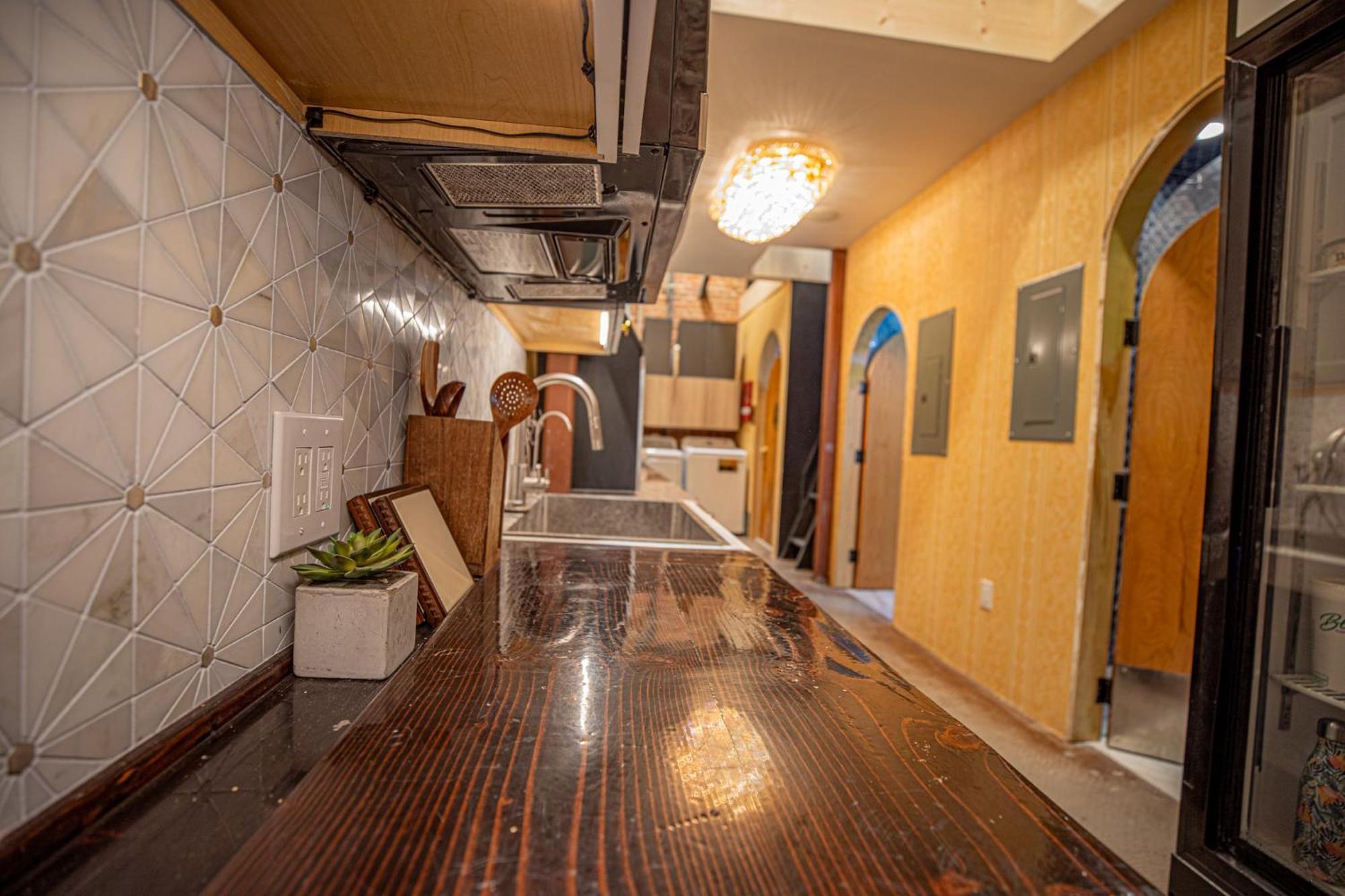 Social Stays - Santa Barbara'S First Hostel On State Street Eksteriør bilde