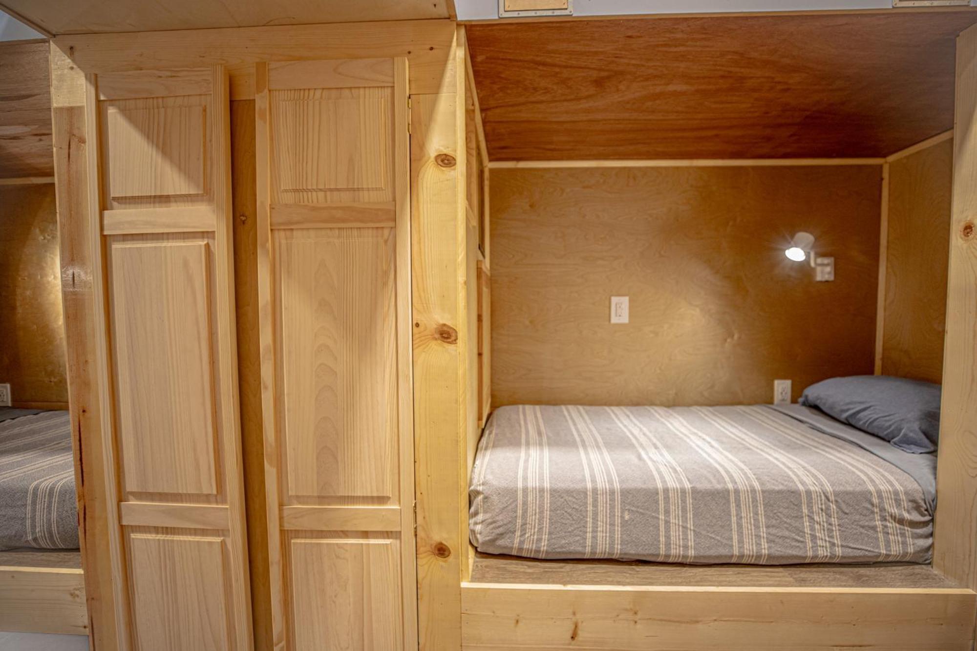 Social Stays - Santa Barbara'S First Hostel On State Street Eksteriør bilde