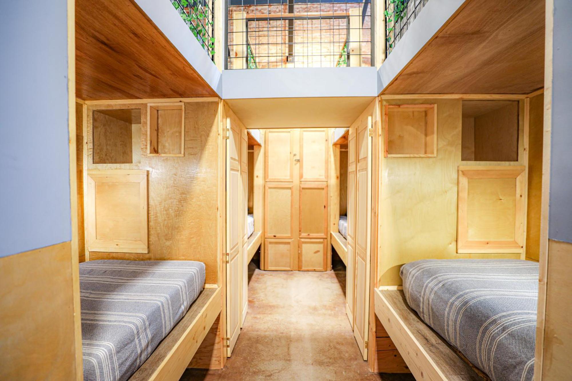 Social Stays - Santa Barbara'S First Hostel On State Street Eksteriør bilde